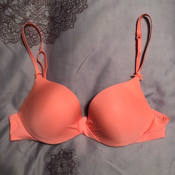 Victoria's Secret Other - Victoria’s Secret plunge bra